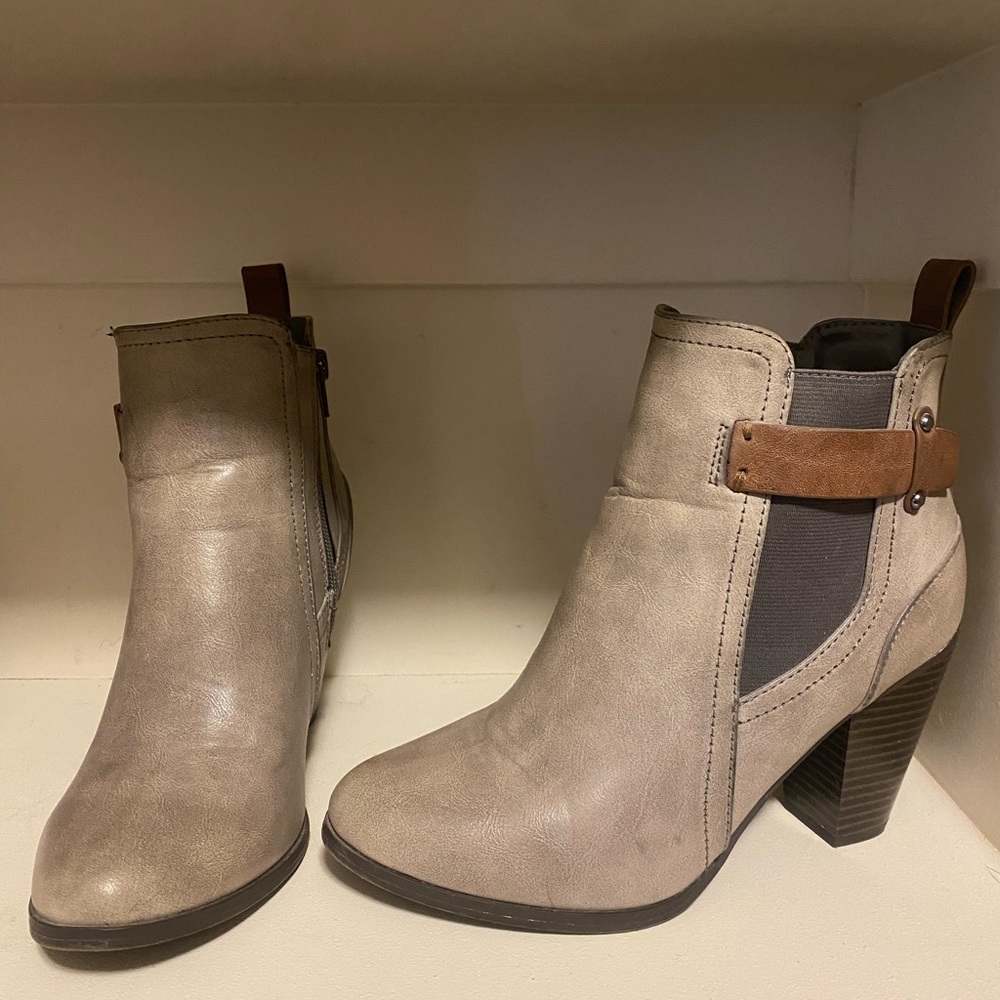 Stylish Gray Ankle Boots for Women